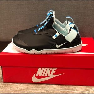 Nike Zoom Pulse-Healthcare Worker Size 6.5